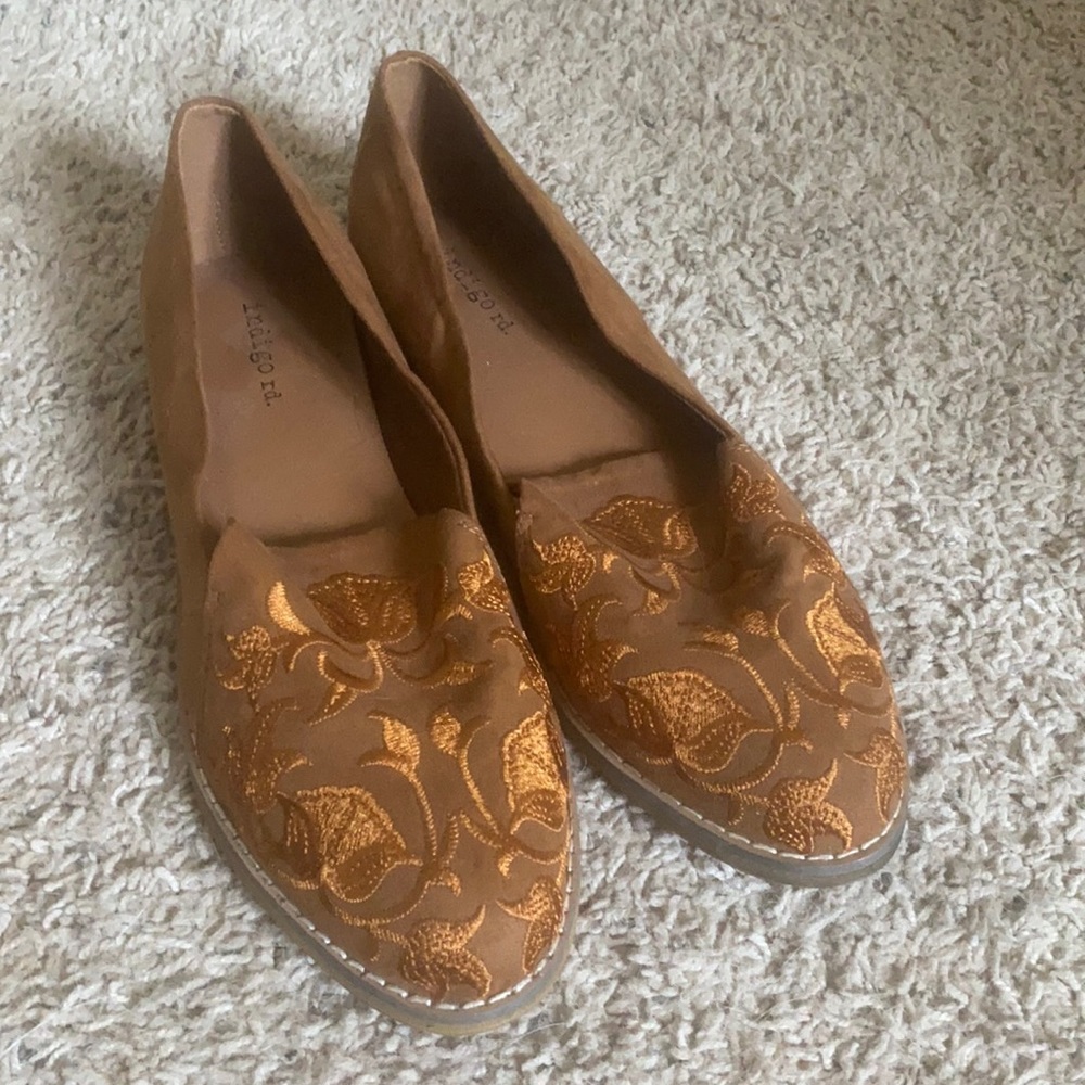Suede flats in excellent condition